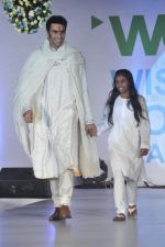 Sandip Soparkar at Global peac fashion show by Neeta Lulla at Welingkar Institute in Mumbai on 26th Nov 2012 (191).JPG